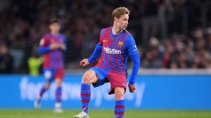 Liverpool already made their feelings on Frenkie de Jong known, and Barcelona and Manchester United are taking a huge risk.